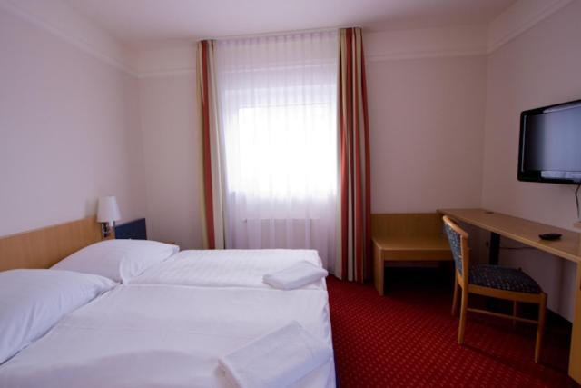 Hotel Jacobsberg Oschersleben Extérieur photo